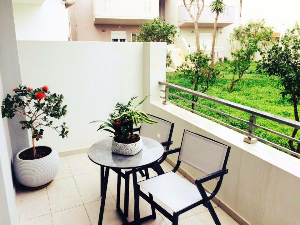 Luxury Apartments Near To The Beach Плакиас Екстериор снимка
