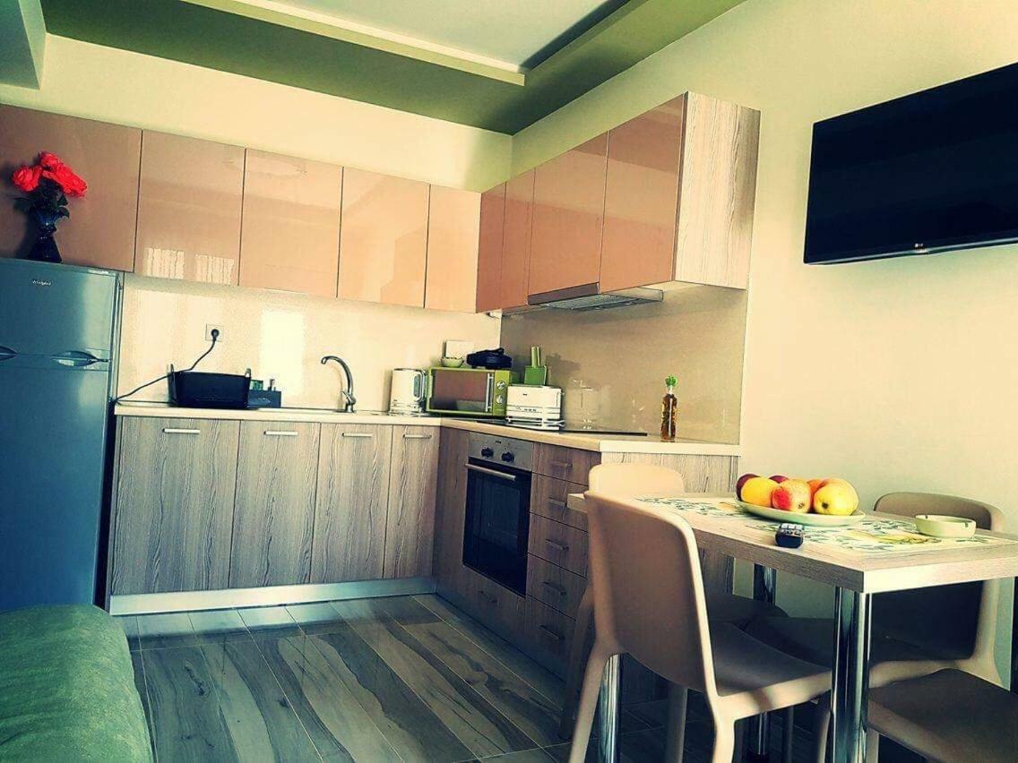 Luxury Apartments Near To The Beach Плакиас Екстериор снимка