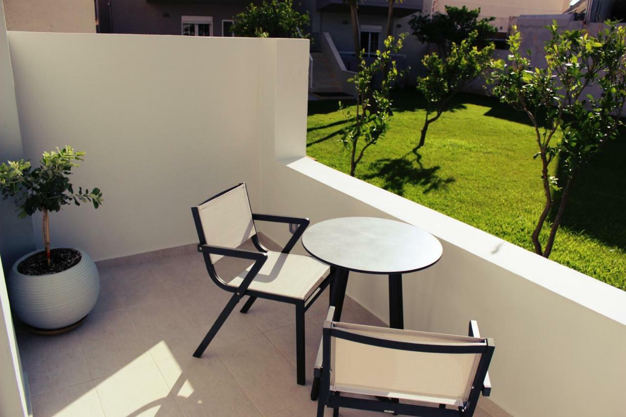 Luxury Apartments Near To The Beach Плакиас Екстериор снимка
