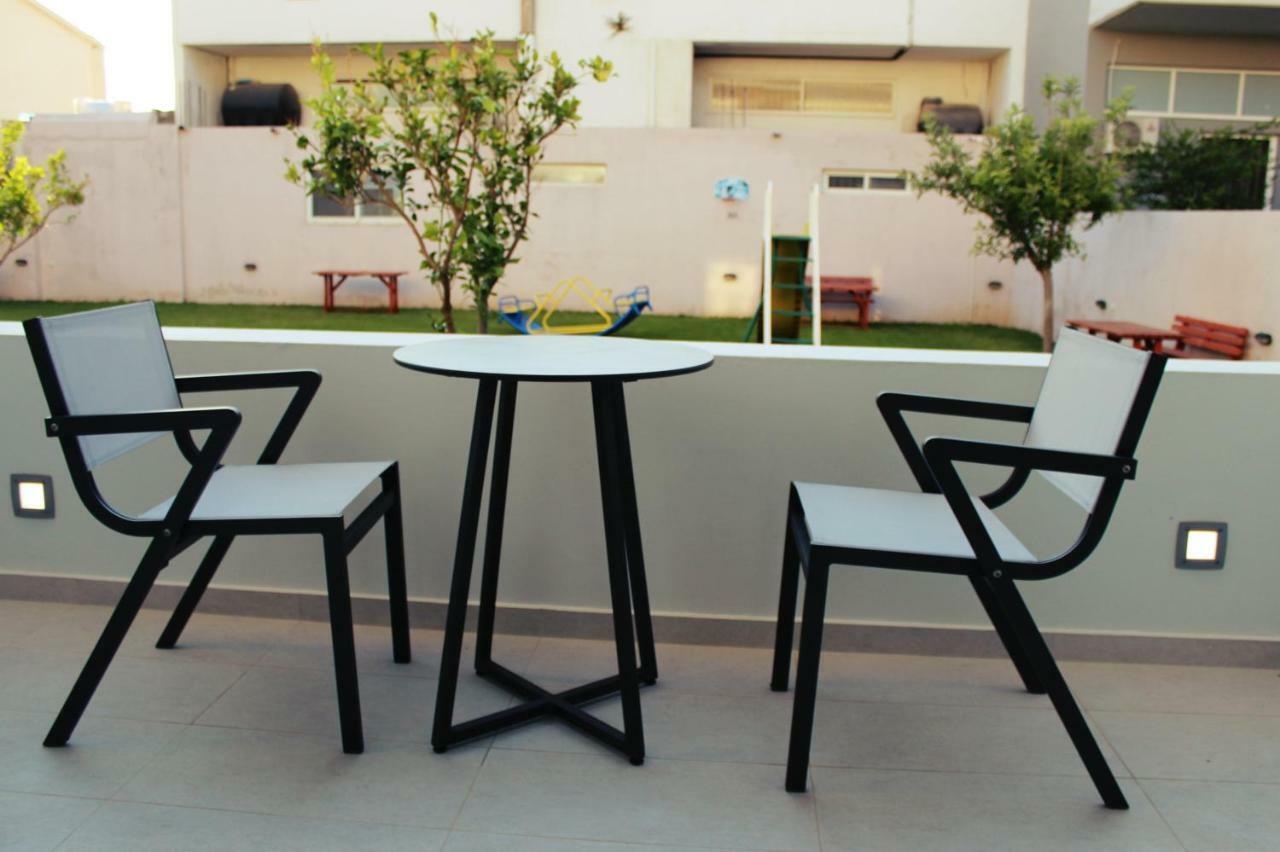 Luxury Apartments Near To The Beach Плакиас Екстериор снимка